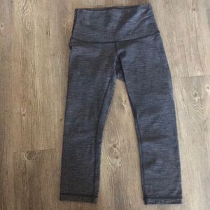 Lululemon size 4 cropped leggings in grey